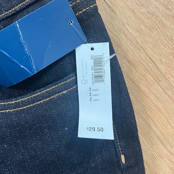 NWT - Old Navy Jeans - Picture 2 of 7